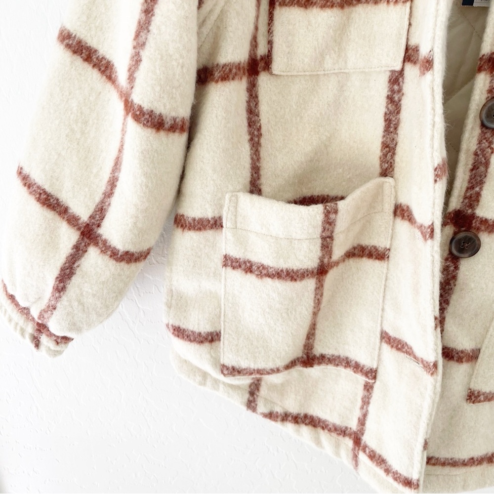 Universal Thread quilted oversized plaid shirt ja… - image 2